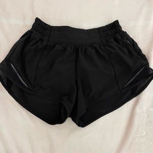 lulu lemon black hotty hot shorts